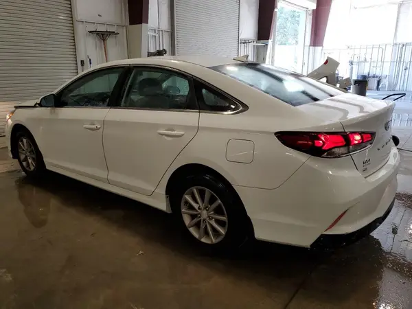 5NPE24AF3JH707401 2018 HYUNDAI SONATA - Image 2