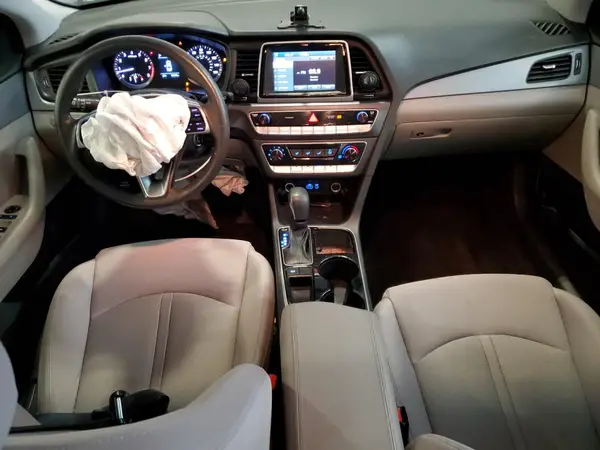 5NPE24AF3JH707401 2018 HYUNDAI SONATA - Image 8