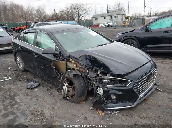 5NPE24AF3KH735698 2019 HYUNDAI SONATA - Image 1
