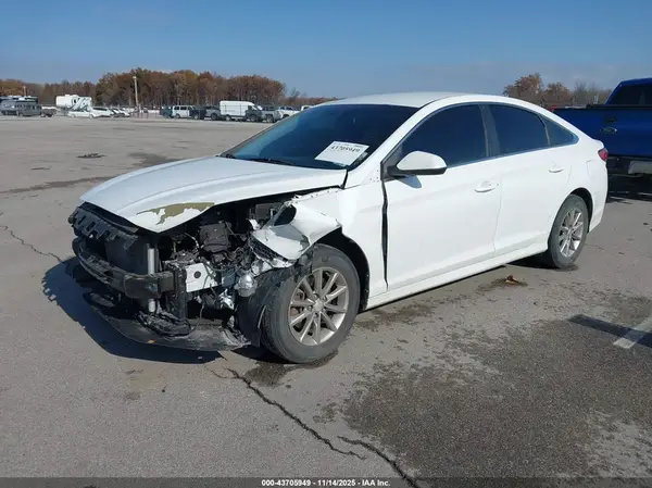 5NPE24AF3KH749049 2019 HYUNDAI SONATA - Image 2