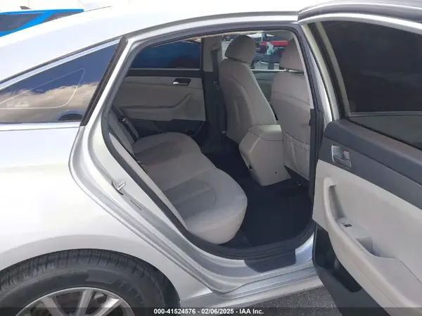 5NPE24AF3KH770628 2019 HYUNDAI SONATA - Image 8