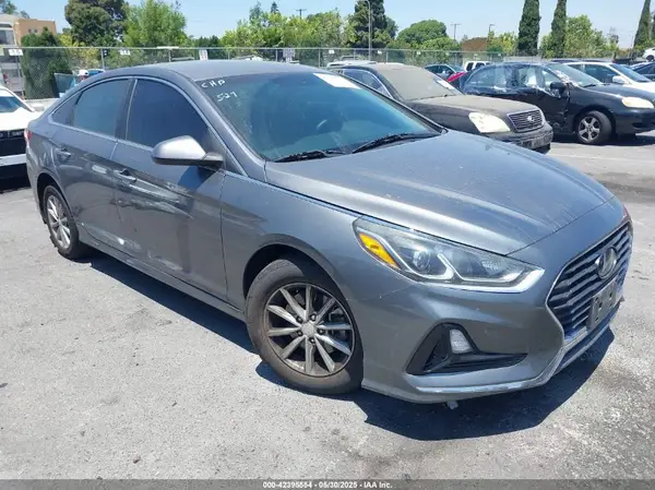 5NPE24AF3KH805359 2019 HYUNDAI SONATA - Image 1