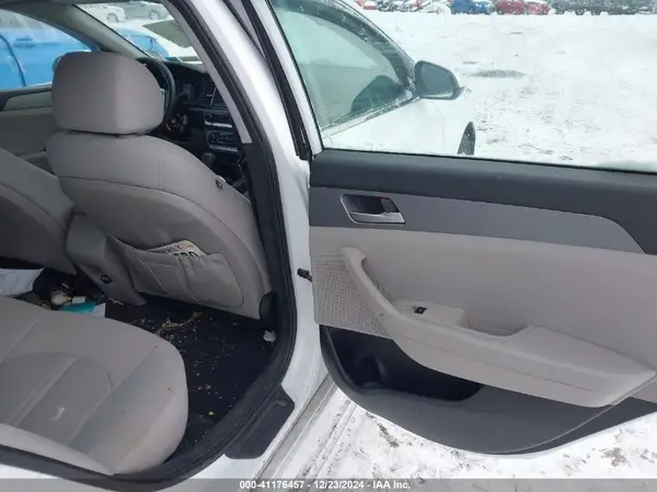 5NPE24AF3KH813042 2019 HYUNDAI SONATA - Image 8