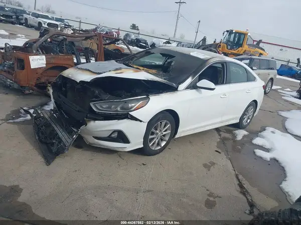 5NPE24AF3KH819973 2019 HYUNDAI SONATA - Image 2