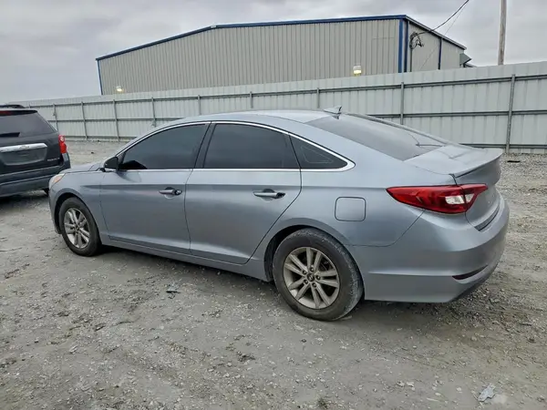 5NPE24AF4FH133981 2017 HYUNDAI SONATA - Image 2