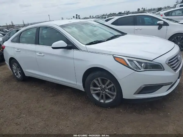 5NPE24AF4GH261493 2016 HYUNDAI SONATA - Image 1