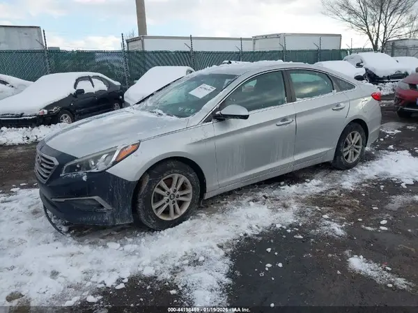 5NPE24AF4GH264667 2016 HYUNDAI SONATA - Image 2