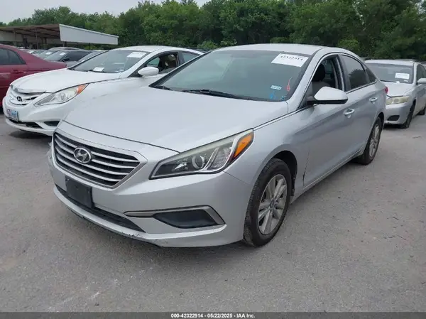5NPE24AF4GH264670 2016 HYUNDAI SONATA - Image 2