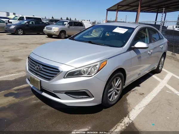 5NPE24AF4GH268329 2016 HYUNDAI SONATA - Image 2