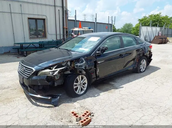 5NPE24AF4GH268976 2016 HYUNDAI SONATA - Image 2