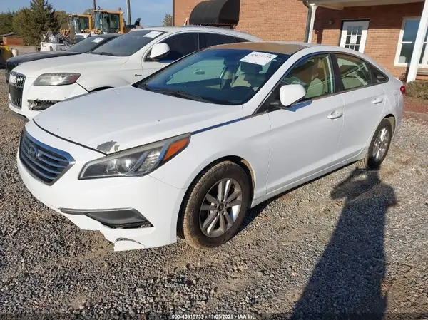 5NPE24AF4GH272879 2016 HYUNDAI SONATA - Image 2