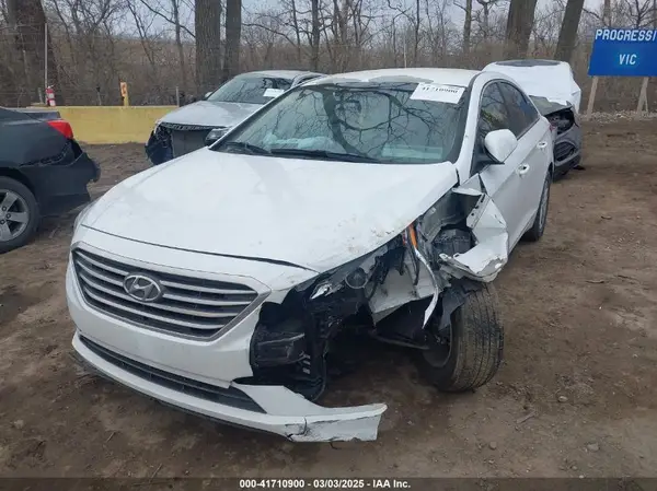 5NPE24AF4GH276270 2016 HYUNDAI SONATA - Image 2