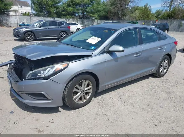 5NPE24AF4GH277239 2016 HYUNDAI SONATA - Image 2