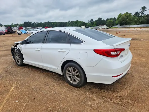 5NPE24AF4GH285017 2016 HYUNDAI SONATA - Image 2