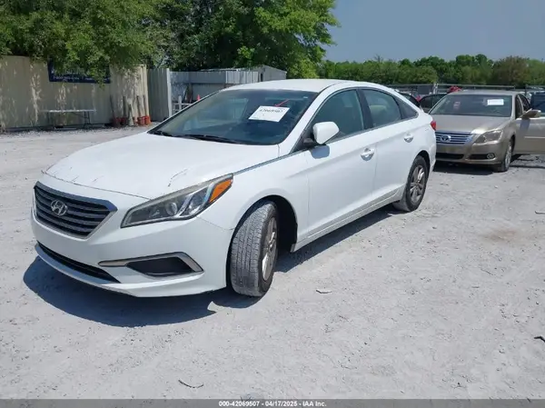 5NPE24AF4GH289889 2016 HYUNDAI SONATA - Image 2