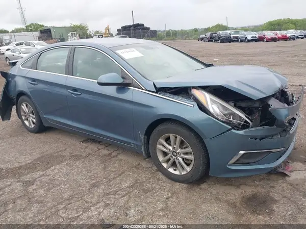 5NPE24AF4GH294557 2016 HYUNDAI SONATA - Image 1