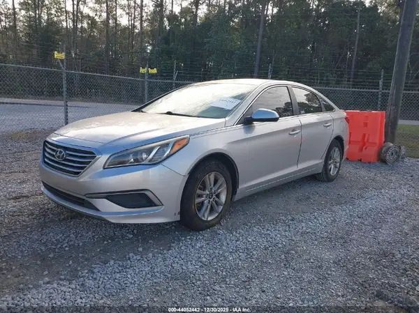 5NPE24AF4GH298611 2016 HYUNDAI SONATA - Image 2