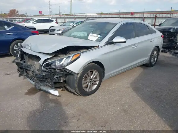 5NPE24AF4GH301765 2016 HYUNDAI SONATA - Image 2