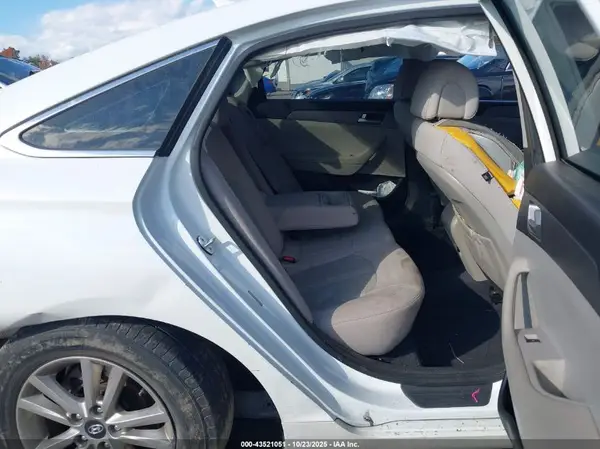 5NPE24AF4GH303757 2016 HYUNDAI SONATA - Image 8