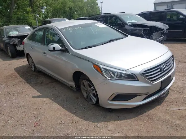 5NPE24AF4GH305718 2016 HYUNDAI SONATA - Image 1