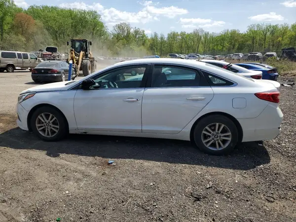 5NPE24AF4GH307565 2016 HYUNDAI SONATA - Image 2