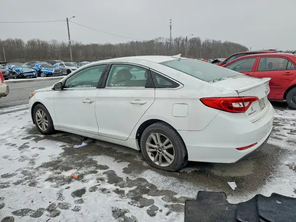 5NPE24AF4GH307596 2016 HYUNDAI SONATA - Image 2