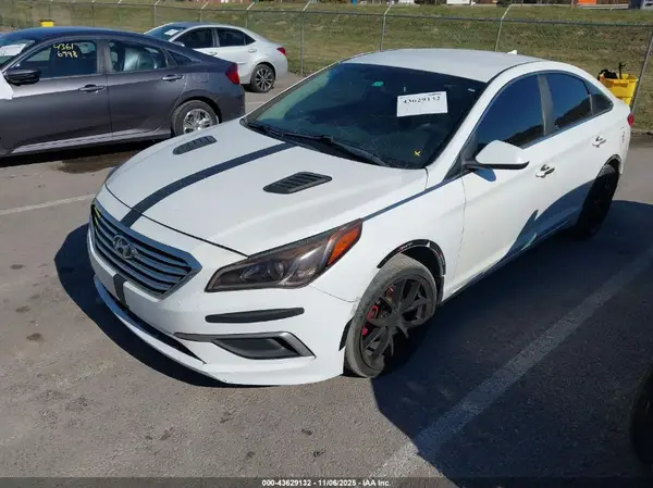 5NPE24AF4GH311941 2016 HYUNDAI SONATA - Image 2