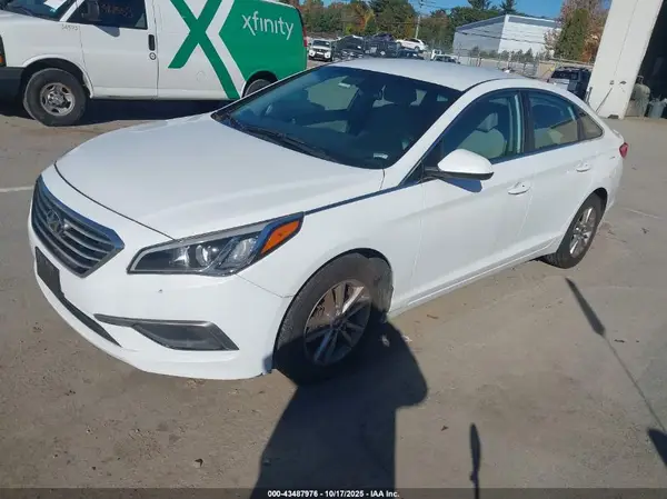 5NPE24AF4GH315830 2016 HYUNDAI SONATA - Image 2