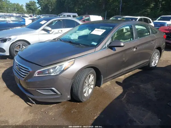 5NPE24AF4GH316623 2016 HYUNDAI SONATA - Image 2