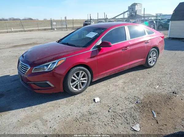 5NPE24AF4GH318677 2016 HYUNDAI SONATA - Image 2
