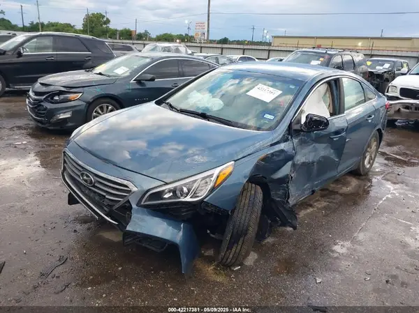 5NPE24AF4GH335687 2016 HYUNDAI SONATA - Image 2