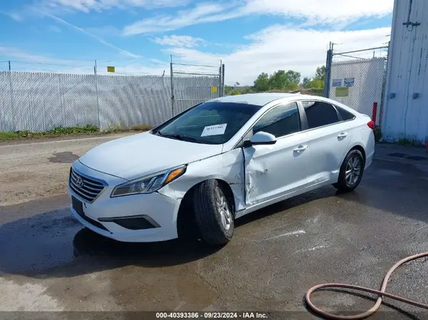 5NPE24AF4GH336158 2016 HYUNDAI SONATA - Image 2
