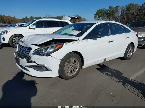 5NPE24AF4GH340825 2016 HYUNDAI SONATA - Image 2