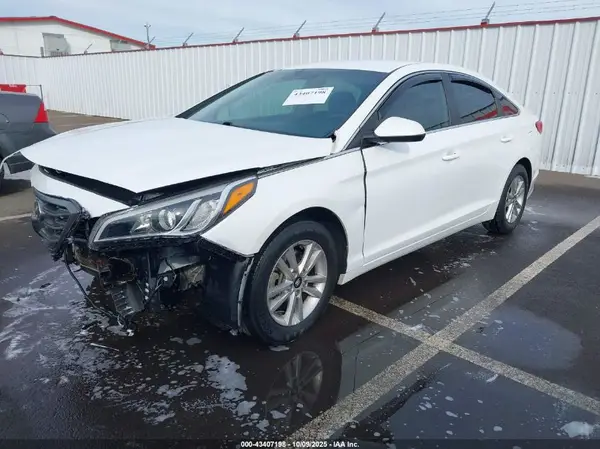 5NPE24AF4GH345894 2016 HYUNDAI SONATA - Image 2