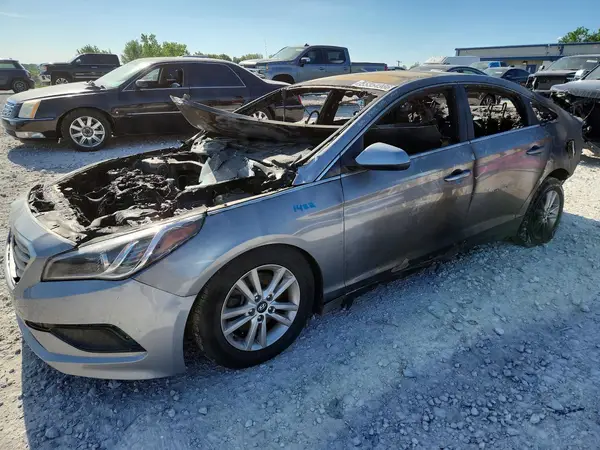 5NPE24AF4GH351422 2016 HYUNDAI SONATA - Image 1