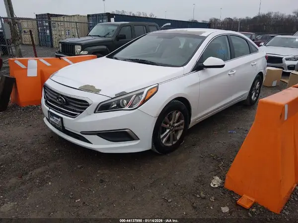 5NPE24AF4GH358340 2016 HYUNDAI SONATA - Image 2