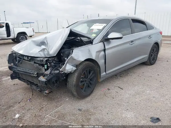5NPE24AF4GH375929 2016 HYUNDAI SONATA - Image 2