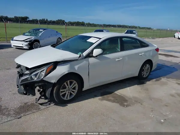 5NPE24AF4GH388499 2016 HYUNDAI SONATA - Image 2