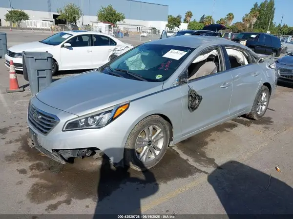 5NPE24AF4GH402272 2016 HYUNDAI SONATA - Image 2