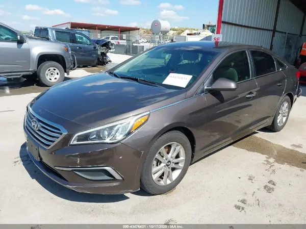 5NPE24AF4GH405303 2016 HYUNDAI SONATA - Image 2