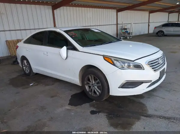 5NPE24AF4GH418813 2016 HYUNDAI SONATA - Image 1