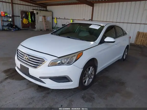 5NPE24AF4GH418813 2016 HYUNDAI SONATA - Image 2