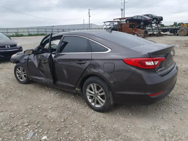 5NPE24AF4HH438979 2017 HYUNDAI SONATA - Image 2