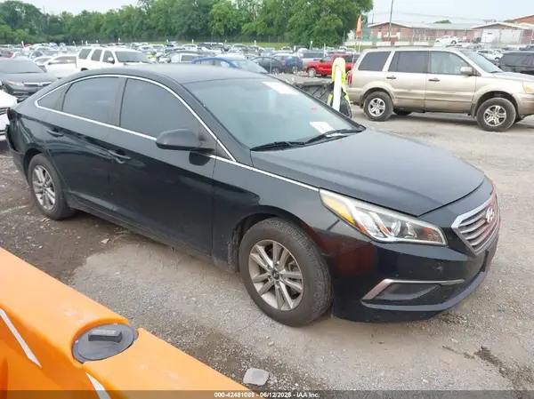 5NPE24AF4HH443132 2017 HYUNDAI SONATA - Image 1
