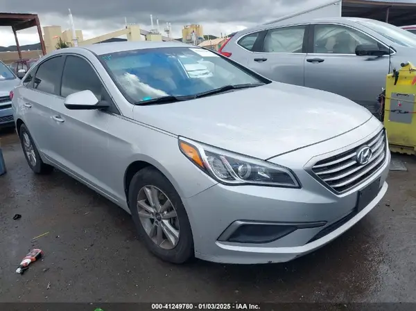 5NPE24AF4HH444846 2017 HYUNDAI SONATA - Image 1