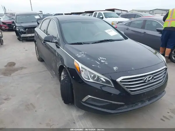 5NPE24AF4HH454650 2017 HYUNDAI SONATA - Image 1