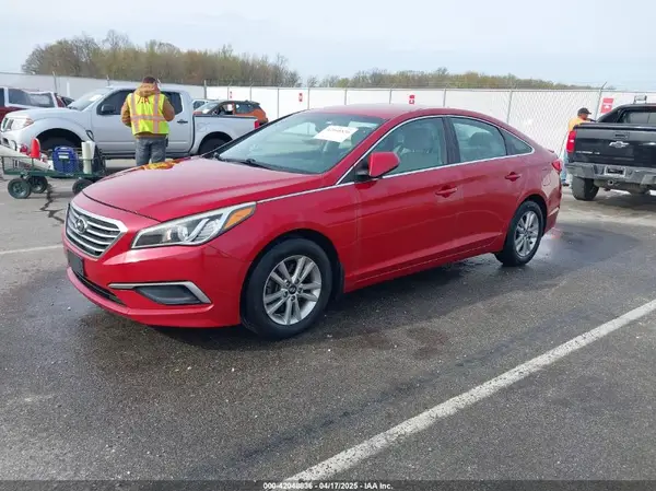 5NPE24AF4HH455667 2017 HYUNDAI SONATA - Image 2