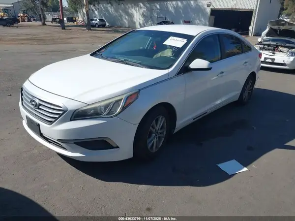 5NPE24AF4HH456088 2017 HYUNDAI SONATA - Image 2