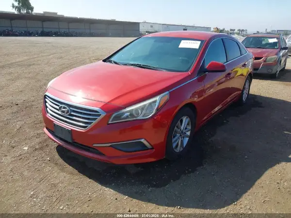 5NPE24AF4HH458911 2017 HYUNDAI SONATA - Image 2