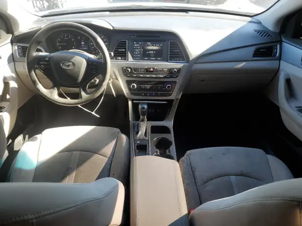 5NPE24AF4HH462781 2017 HYUNDAI SONATA - Image 8